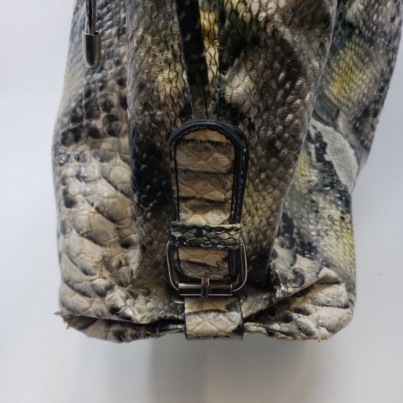 MELIE BIANCO VEGAN FAUX SNAKE SKIN HOBO - Picture 6 of 9